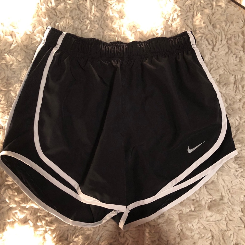 Black nike shorts